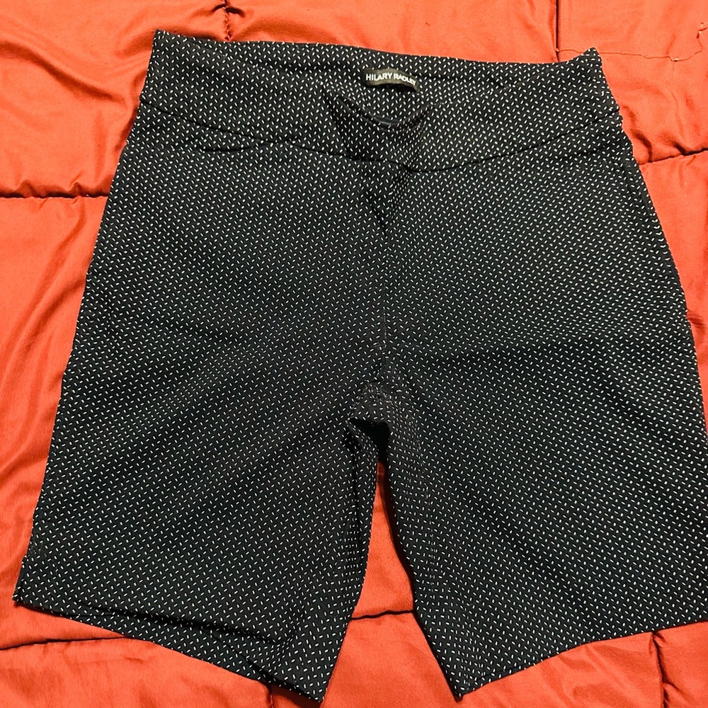 Hilary Radley Short size M black in white 76% Rayon 21% Nylon
